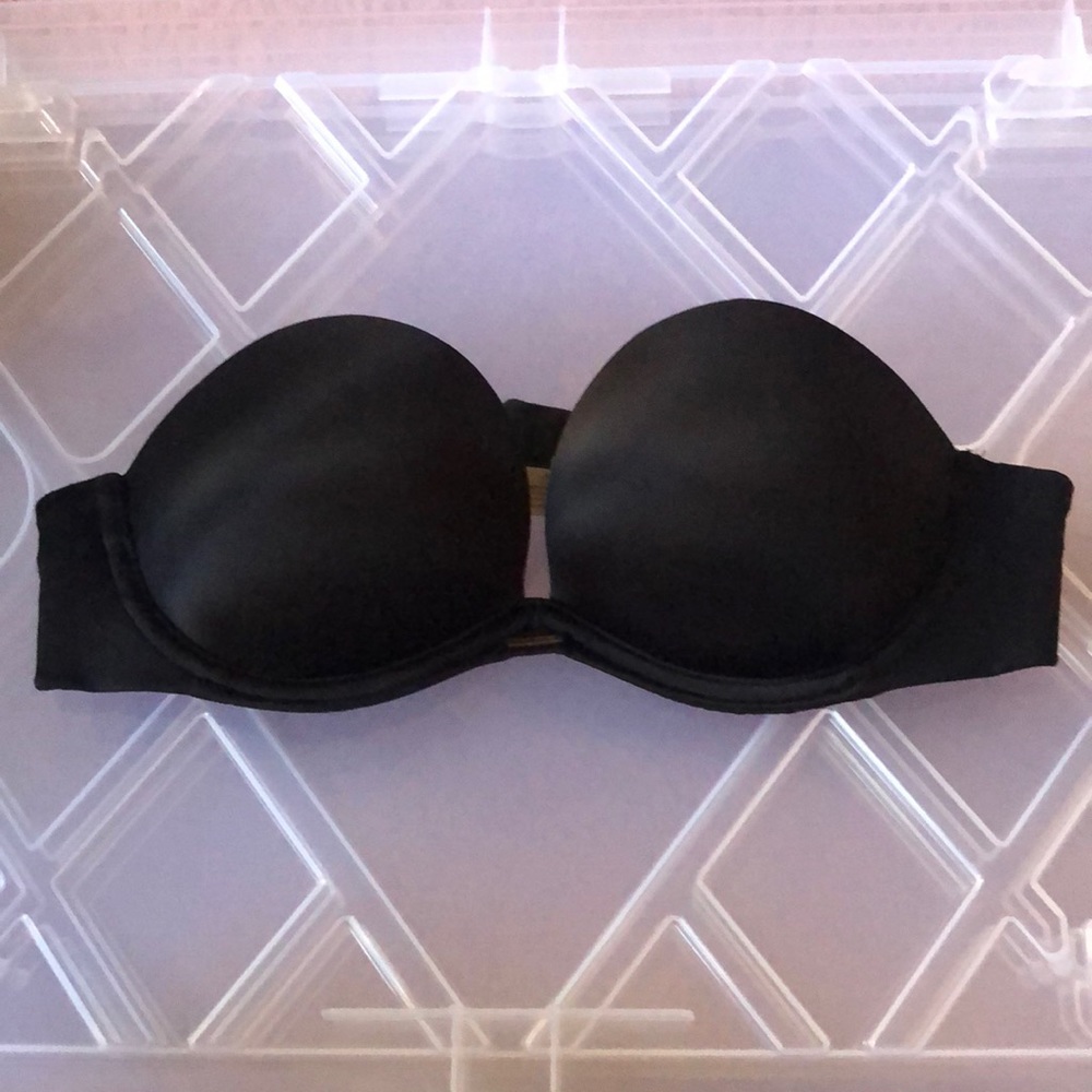 Black strapless push-up bra